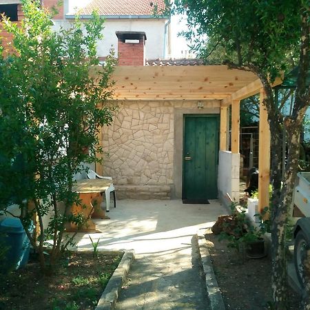 Apartmani Kapitanovic Biograd Na Moru Exterior photo